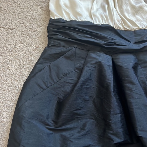 Alexia Admor Silk Cocktail Mini Dress Flower Black White Pockets Size M - Picture 2 of 8